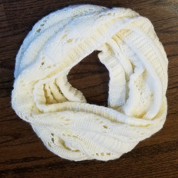 Scarf - Picture 4 of 6